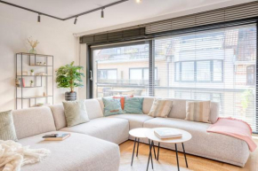 Spacious 2-BR Apartment Just 30m from The Beach